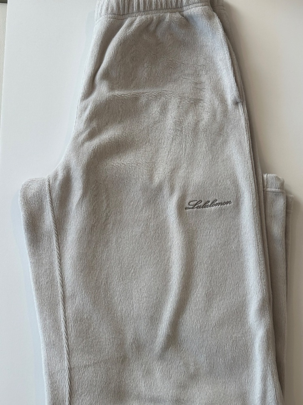 Lululemon Plush Velour Mid Rise Pants Dove Grey Medium - Picture 10 of 14